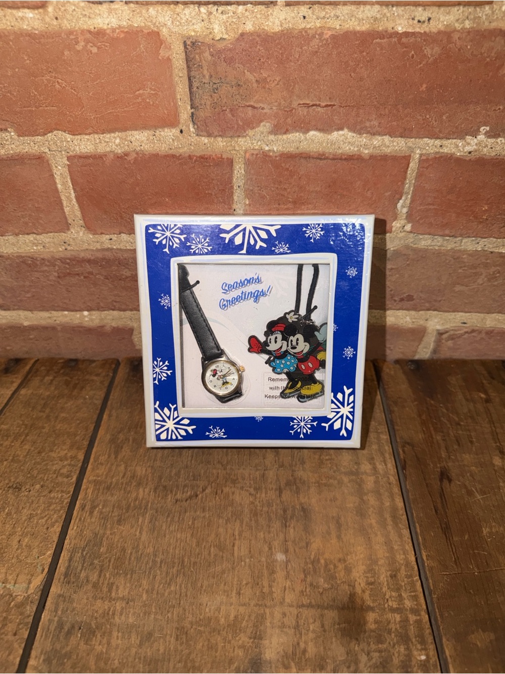 Disney Minnie Mouse Holiday Watch and Ornament Gift Set